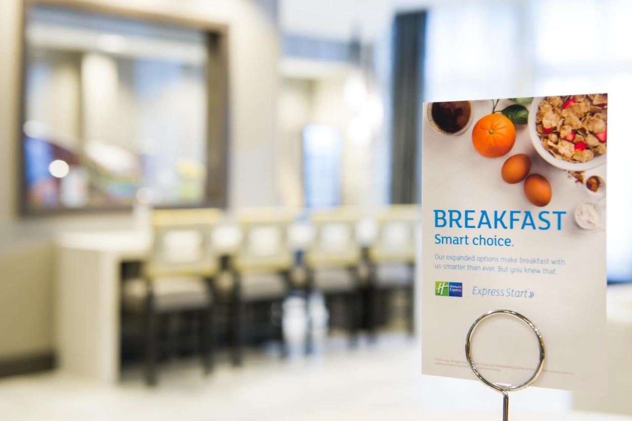 Holiday Inn Express And Suites Madison Central By Ihg Esterno foto