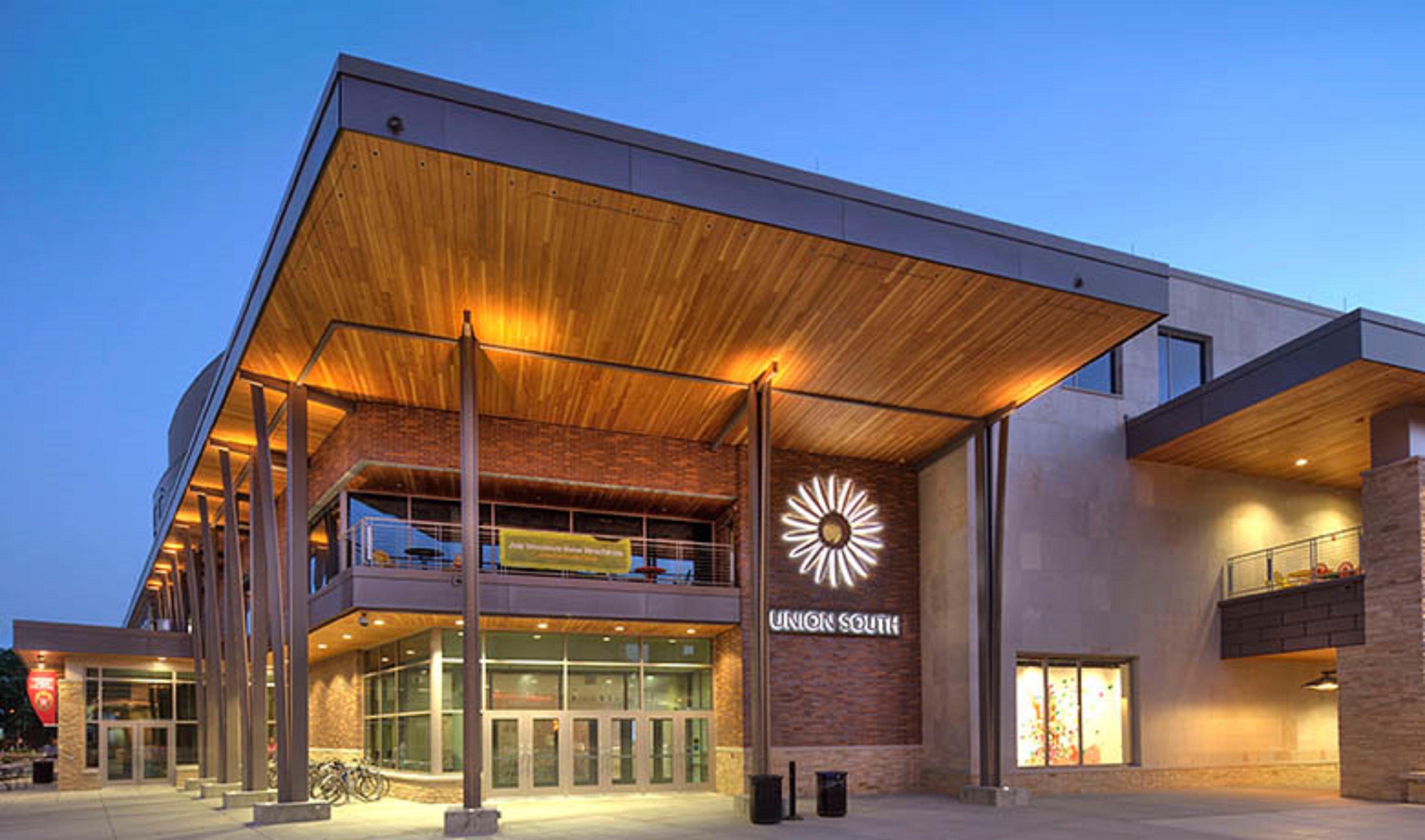 Holiday Inn Express And Suites Madison Central By Ihg Esterno foto