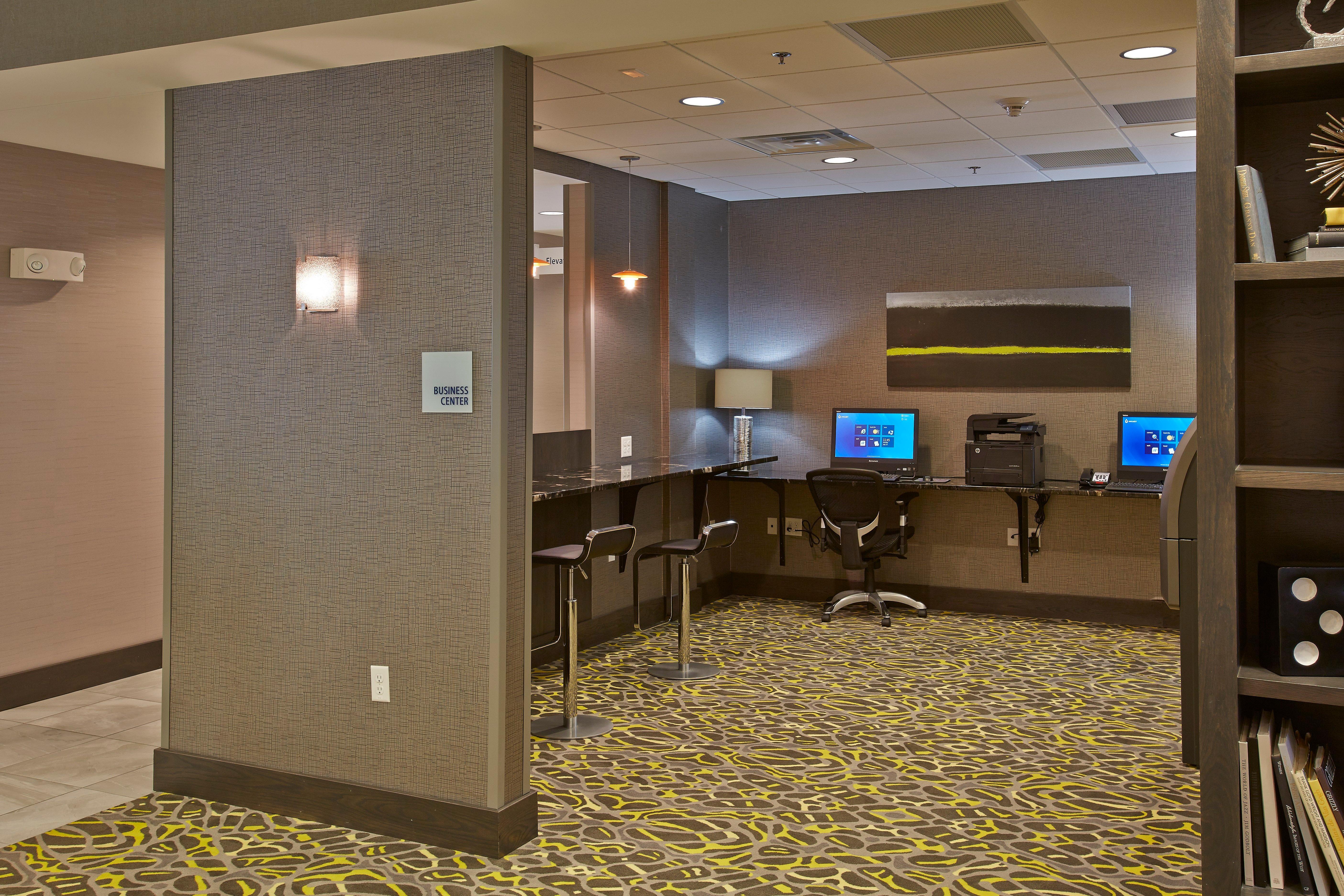 Holiday Inn Express And Suites Madison Central By Ihg Esterno foto